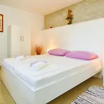 Appartement In Mali Rat Sumpetar