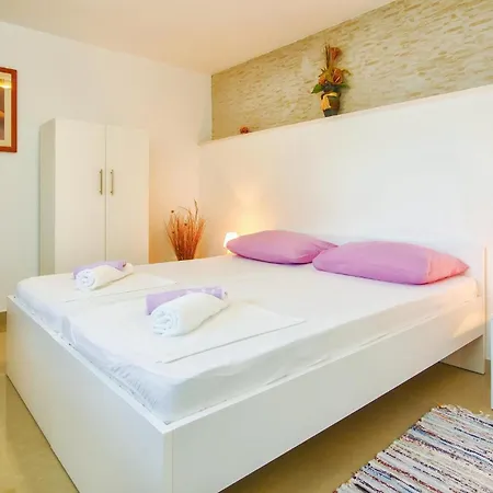Apartament In Mali Rat Sumpetar